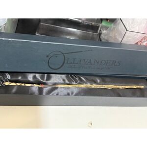 Harry Potter Ollivanders INT Birch 1 Wand Wizarding World of Harry Potter w Case
